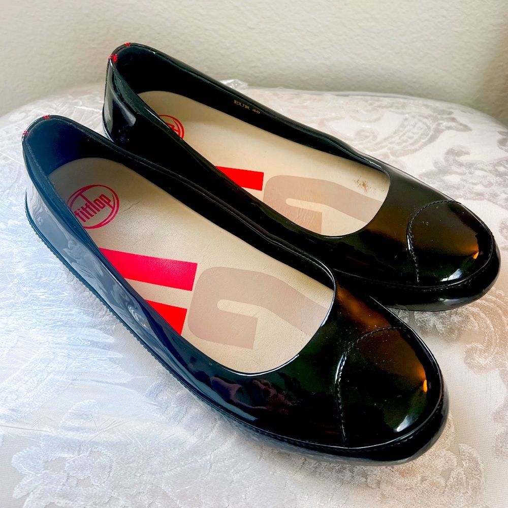 Fitflop Patent Leather Ballet Flats in Black